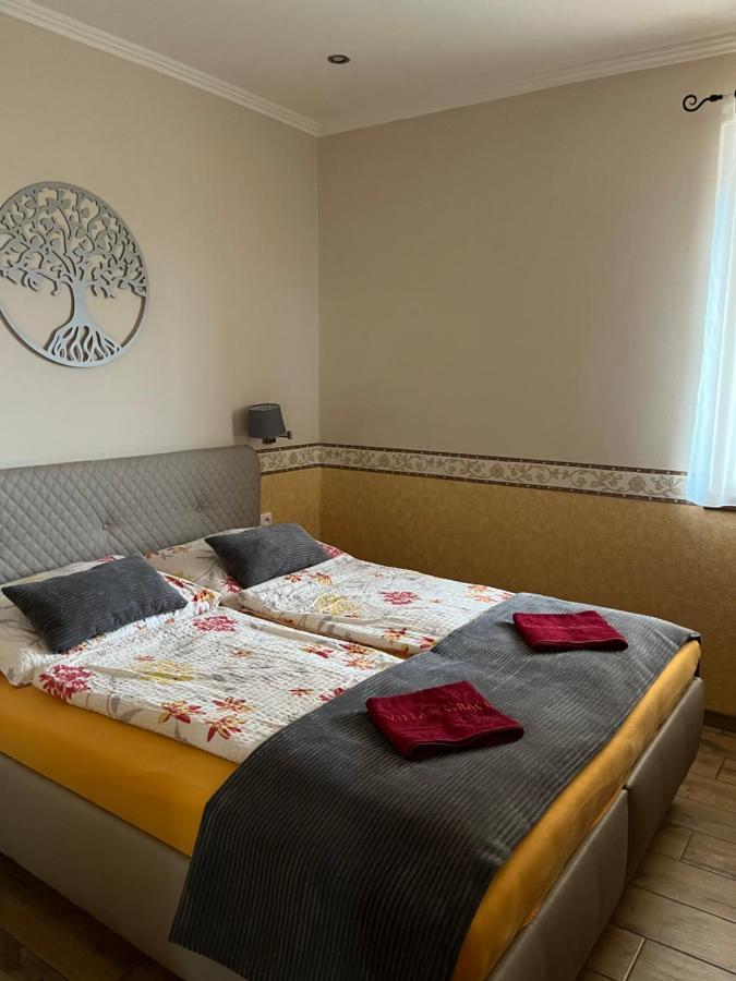 Villa Gracia Патинце Экстерьер фото