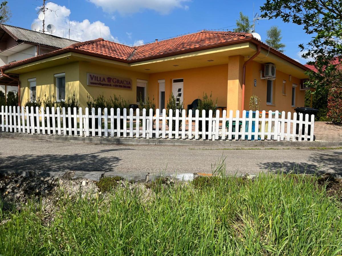 Villa Gracia Патинце Экстерьер фото