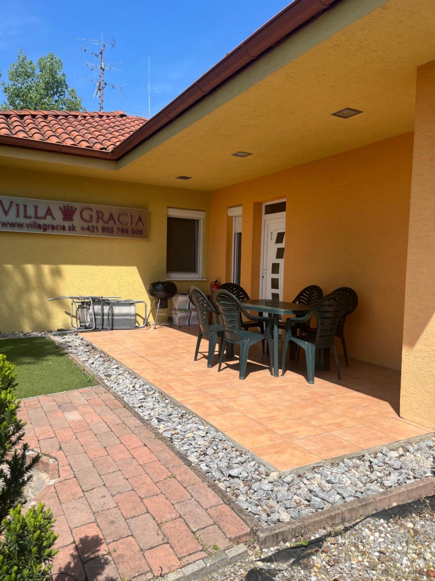 Villa Gracia Патинце Экстерьер фото