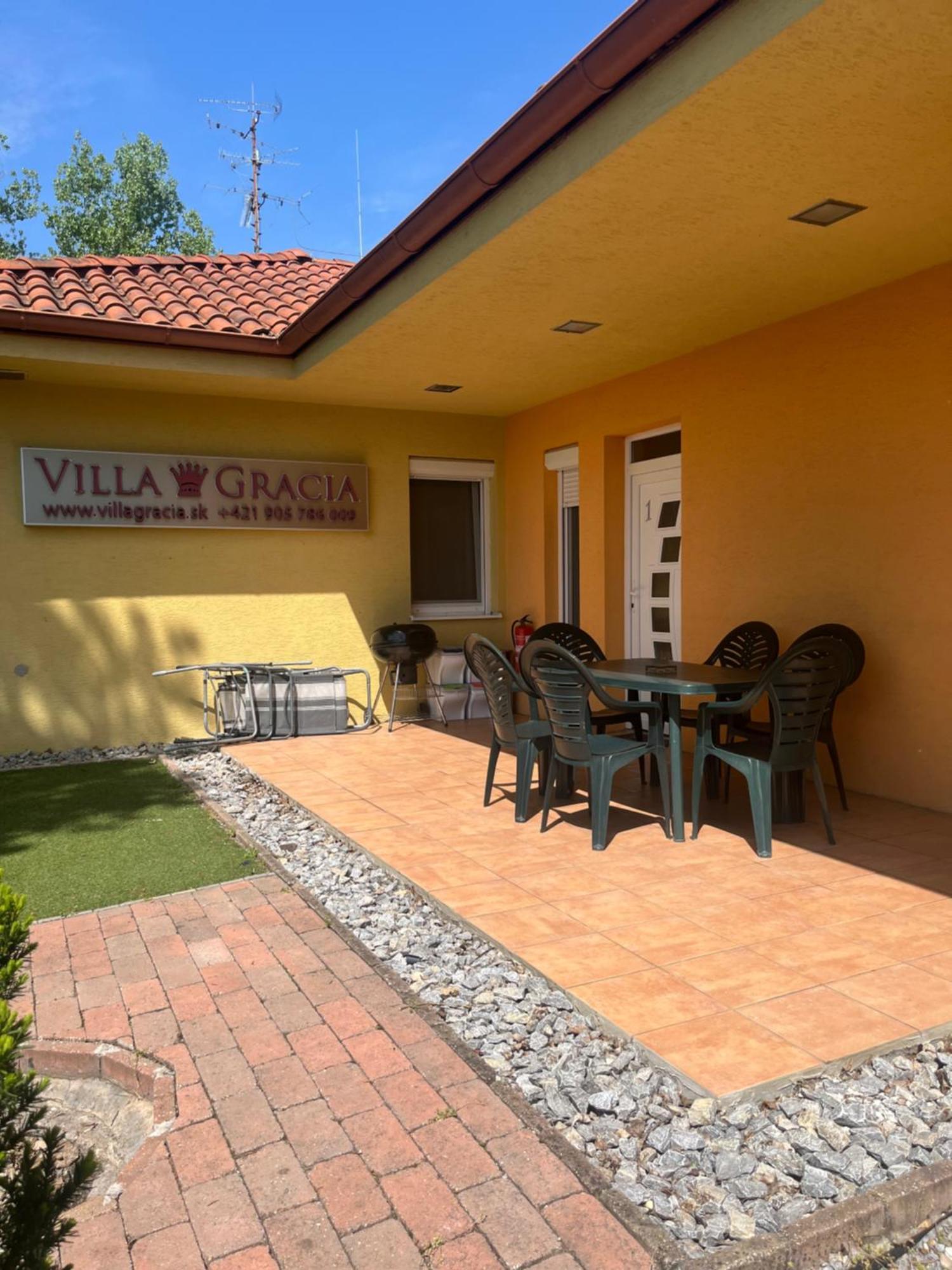 Villa Gracia Патинце Экстерьер фото