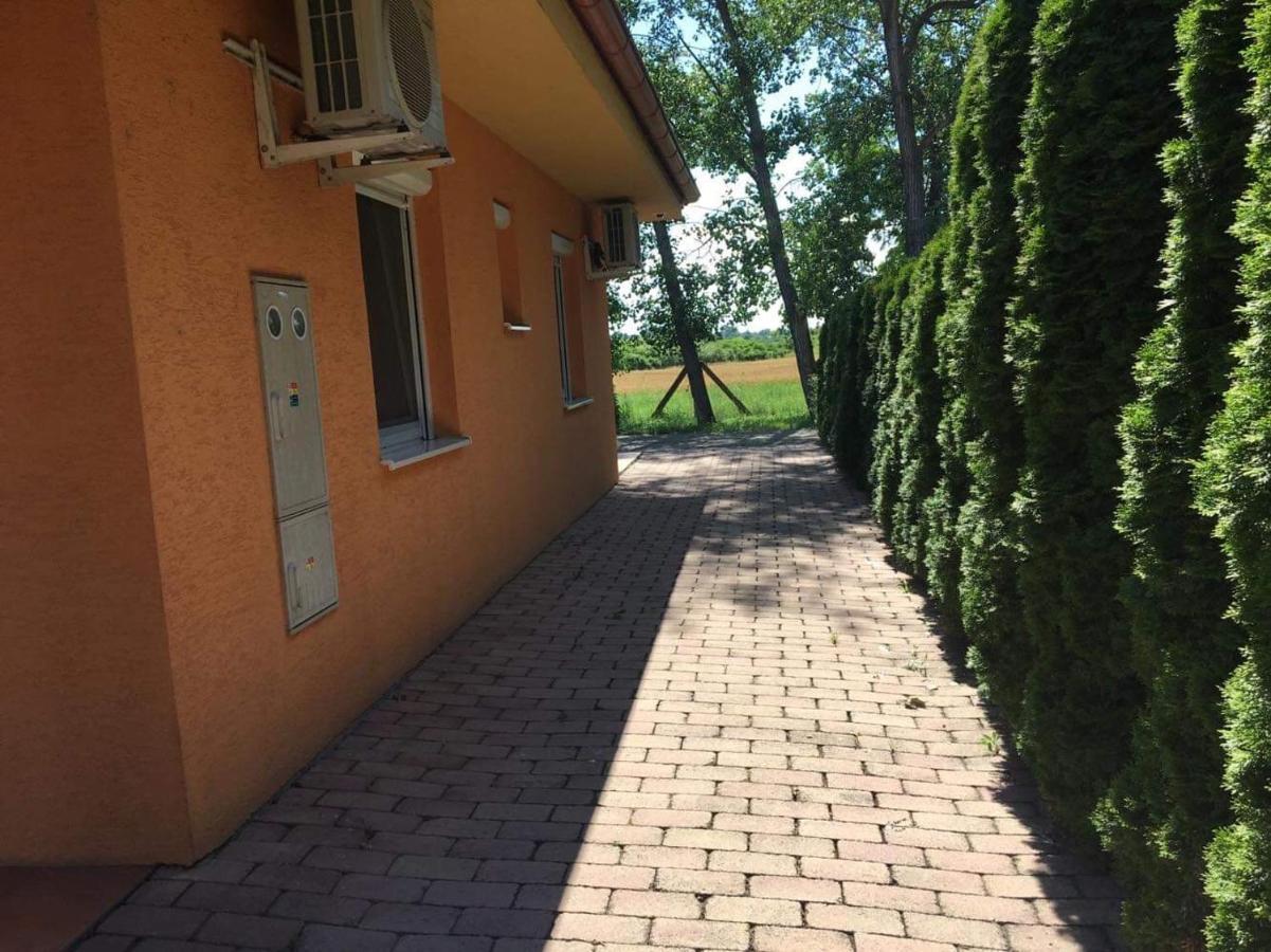 Villa Gracia Патинце Экстерьер фото